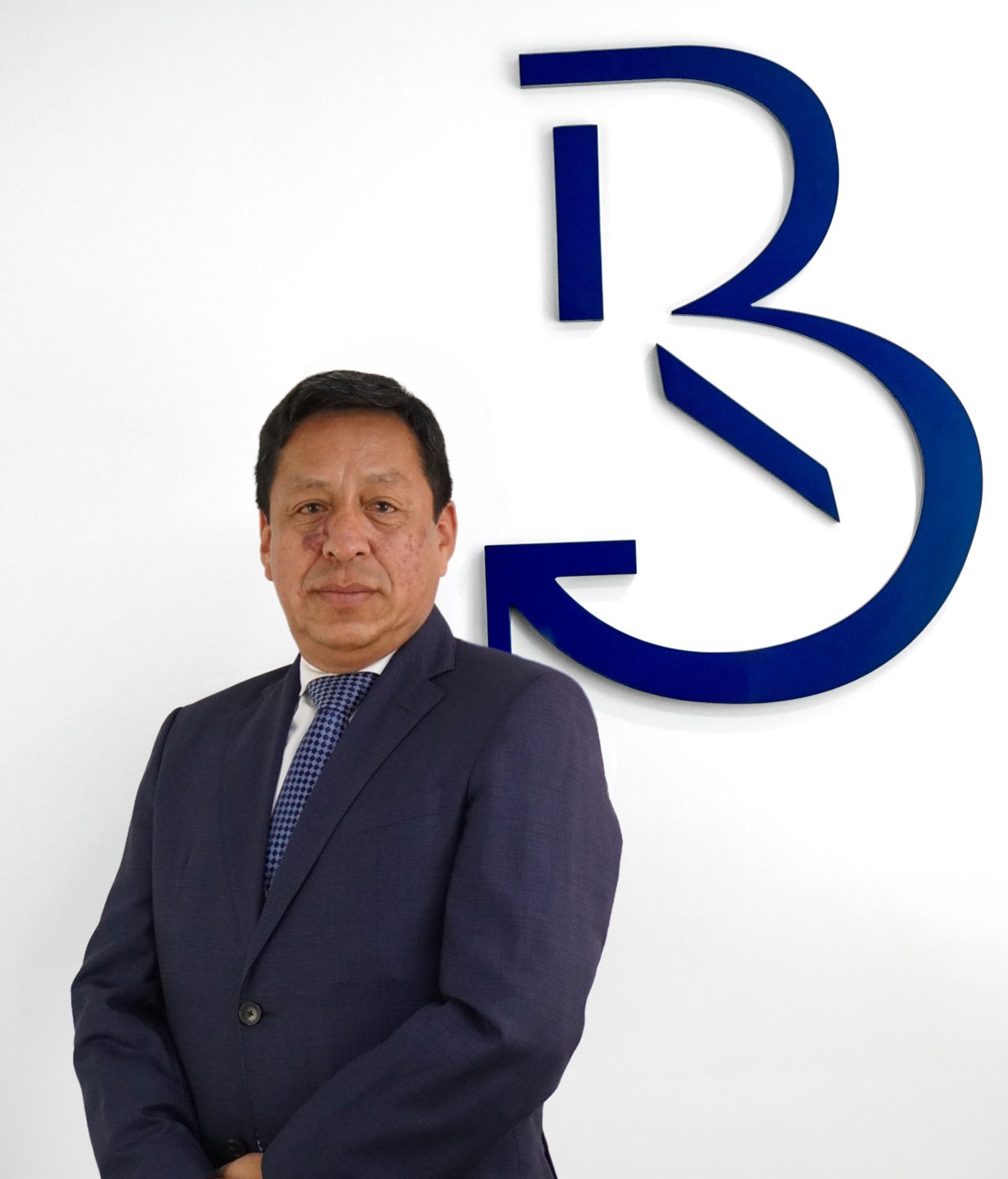 "Abogado laboral asesorando empresa en Lima"